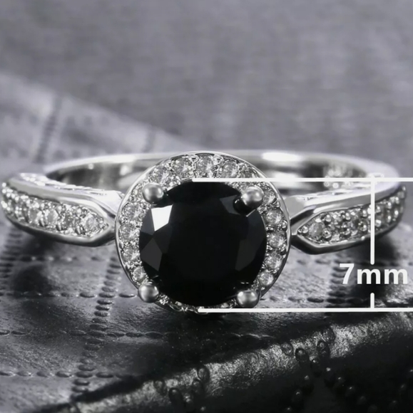 New RADIANT Prong round cut BLACK SAPPHIRE S925 Silver wedding RING - Picture 4 of 4